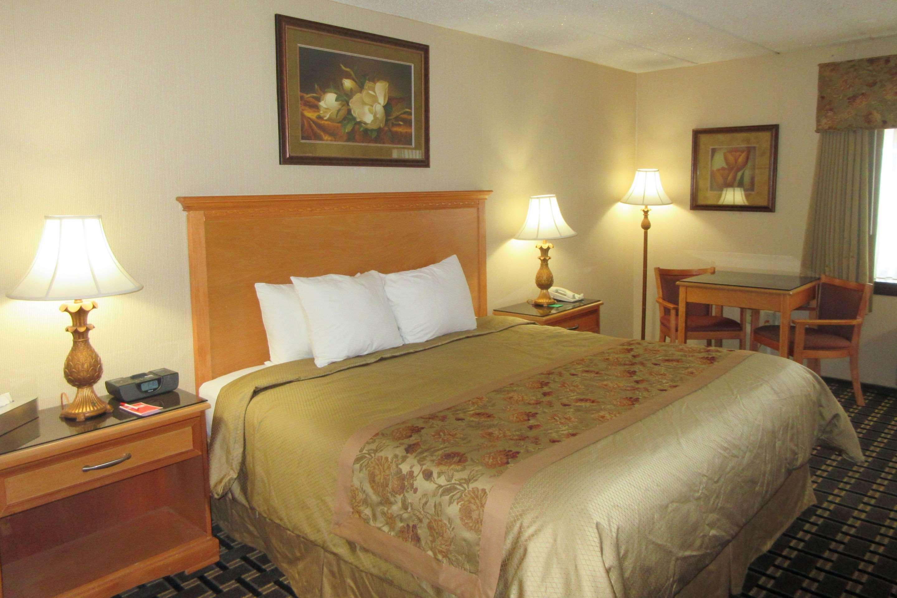 Econo Lodge Quakertown Extérieur photo